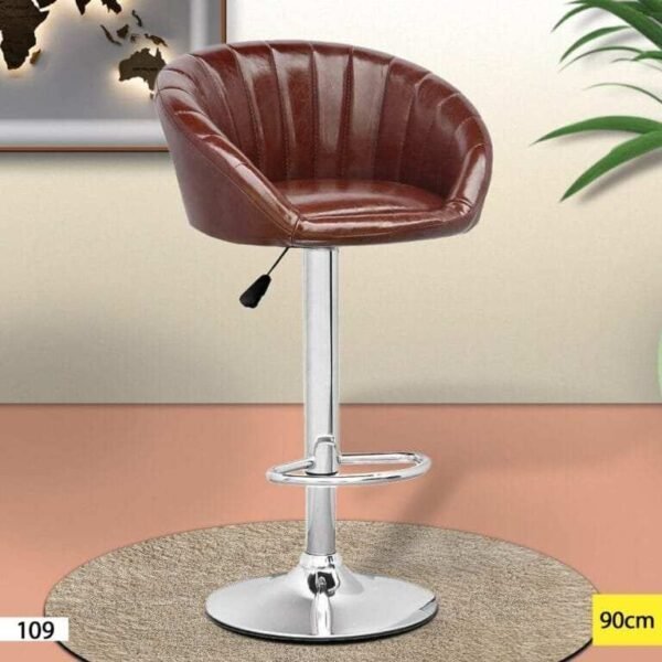 Chaise haute en similicuir marron