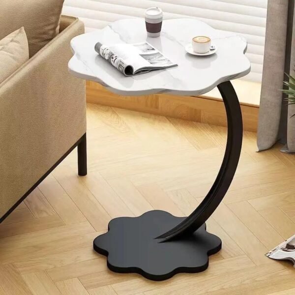 Table d’Appoint en Bois Blanche