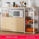 Meuble de Cuisine en Bois et Métal avec des Etagères